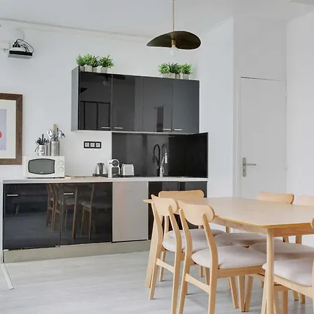 Magnificent With Ac- 3br 6p-bastille *